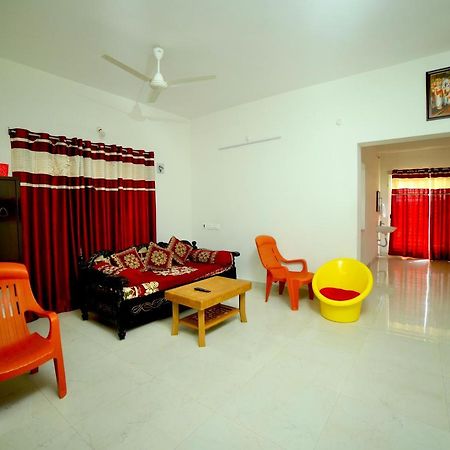 Truelife Homestays - Alamelu Avenue - Fully Furnished Ac 2Bhk Apartments In Tirupati - Walkable To Restaurants & Super Market - Fast Wifi - Kitchen - Easy Access To Airport, Railway Station, Sri Padmavathi & Tirumala Temple Exteriör bild