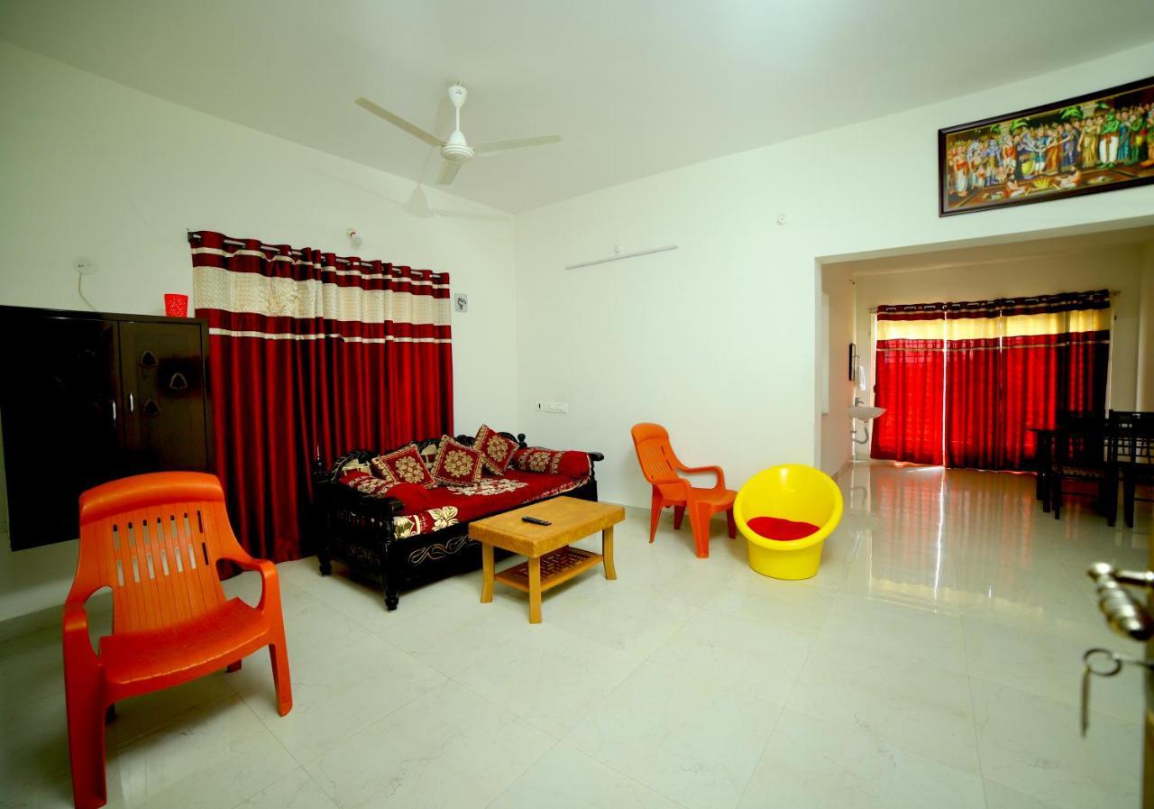Truelife Homestays - Alamelu Avenue - Fully Furnished Ac 2Bhk Apartments In Tirupati - Walkable To Restaurants & Super Market - Fast Wifi - Kitchen - Easy Access To Airport, Railway Station, Sri Padmavathi & Tirumala Temple Exteriör bild