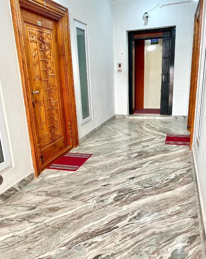 Truelife Homestays - Alamelu Avenue - Fully Furnished Ac 2Bhk Apartments In Tirupati - Walkable To Restaurants & Super Market - Fast Wifi - Kitchen - Easy Access To Airport, Railway Station, Sri Padmavathi & Tirumala Temple Exteriör bild