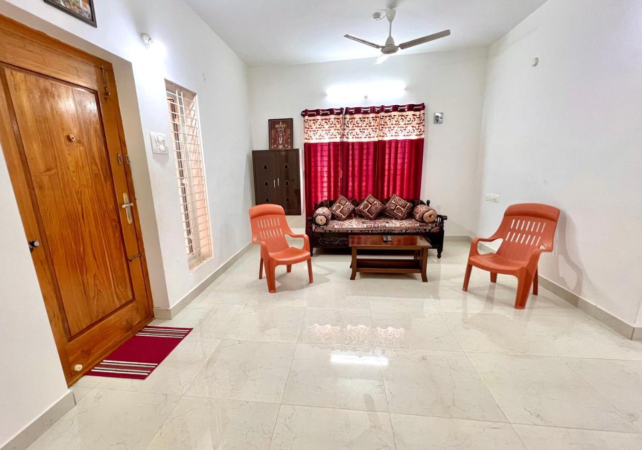 Truelife Homestays - Alamelu Avenue - Fully Furnished Ac 2Bhk Apartments In Tirupati - Walkable To Restaurants & Super Market - Fast Wifi - Kitchen - Easy Access To Airport, Railway Station, Sri Padmavathi & Tirumala Temple Exteriör bild